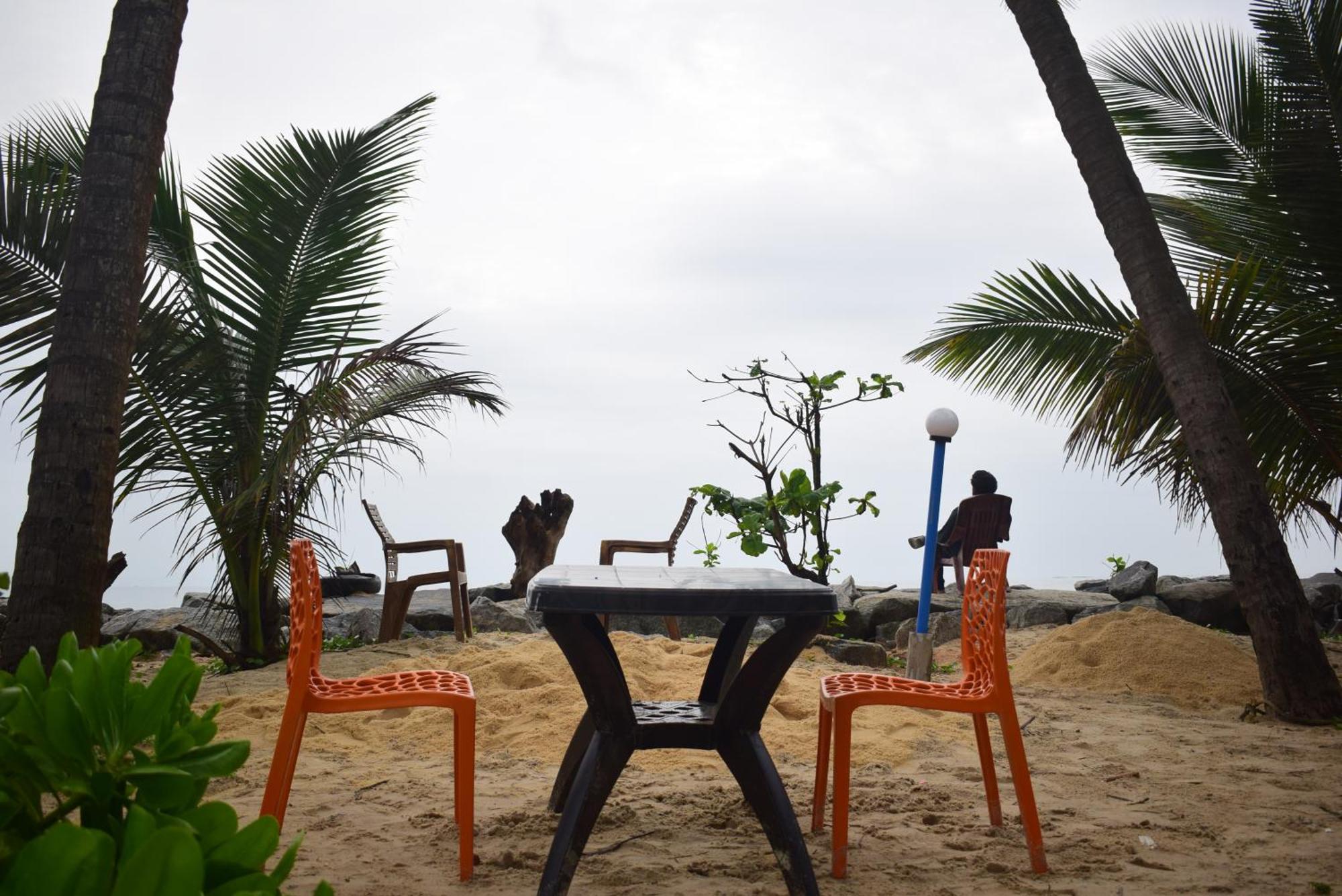 Blue Water Beach Homestay - Private Beach Dh Kalyānpur Buitenkant foto